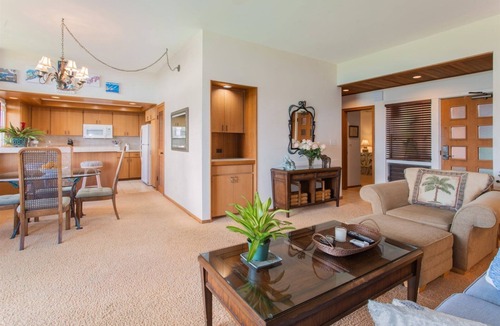 Kapalua House | Fabulous ocean view villa offering guests premier accommodations at an unbeatable value!