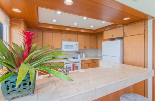 Kapalua House | Fabulous ocean view villa offering guests premier accommodations at an unbeatable value!