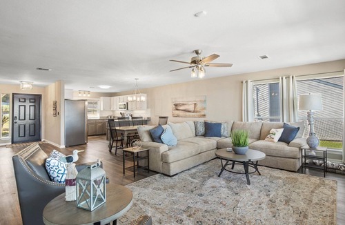 Carolyn Estates House | Fall dates available, great house for swimming, fishing & boating.