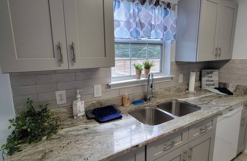 St. Marys House | Family-friendly, Less than 5 minutes from Kings Bay, water park huge backyard.