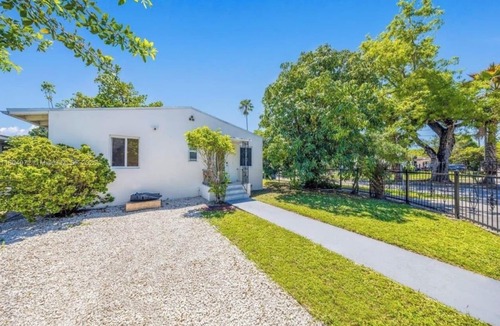 Liberty City House | Fantastic 1-bedroom townhome with AC in vibrant Miami