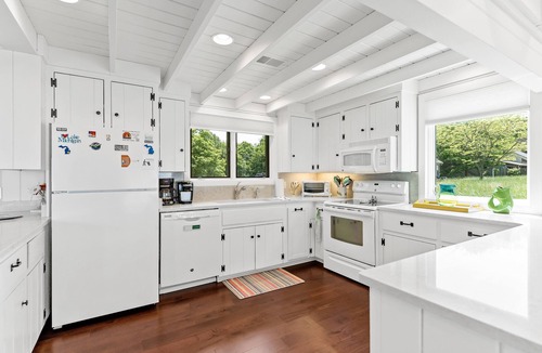 West Olive House | Fletcher Cottage | Direct Lake Michigan Access & Beach Vibes