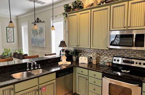 Sandestin House | *FREE GOLF- 2 Golf Carts! Screened Porch~Free Activities!, Pet Friendly,POOL