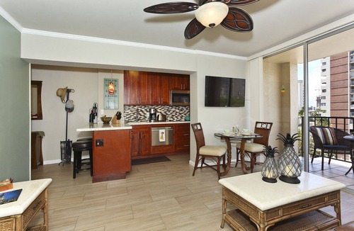 Waikiki Condo | Fresh Contemporary/Hawaiian Decor w/AC, Washer/Dryer, Wi-Fi, Pool, Parking!