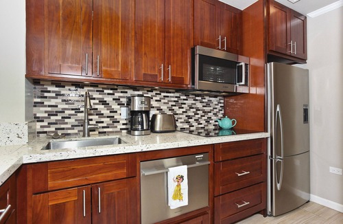 Waikiki Condo | Fresh Contemporary/Hawaiian Decor w/AC, Washer/Dryer, Wi-Fi, Pool, Parking!