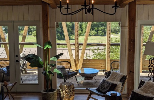 Barton Hills House | Glass Treehouse NEXT LEVEL Austin OUTDOOR ADVENTURE-POOL-Exotic vibe & Parkside
