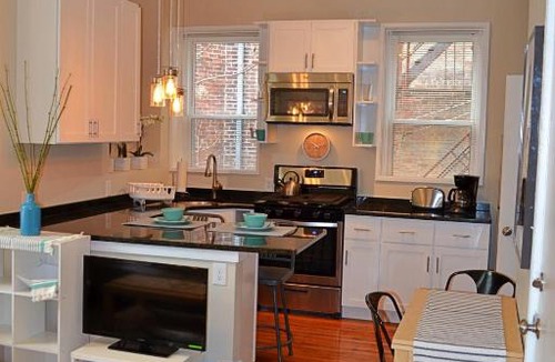 North End Apartment | Gorgeous 2 bed best North End location w parking