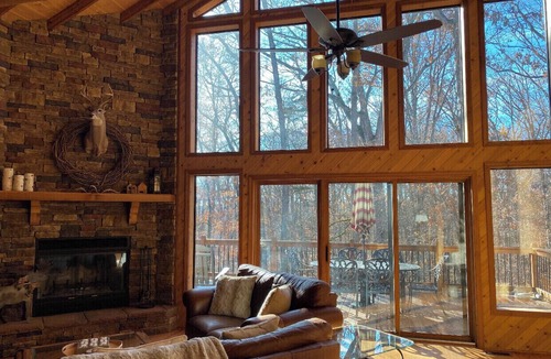 Innsbrook Ski Chalet | Gorgeous Chalet Getaway with Cabin Feel sleeps 10 at Innsbrook Resort
