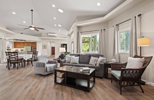 Kaneohe House | Gorgeous One-Of-A-Kind Kaneohe Country Estate