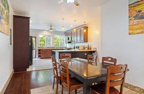 Waimanalo House | Great Price! 3800sf 7 rooms 4 baths Huge Gated House Steps from Waimanalo Beach