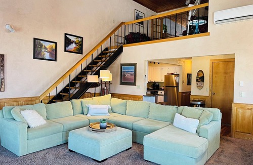 Jackson Condo | GREAT Views+ Location/5 min to Story Land, 3 Bedrms/Pickleball/AC + ski.