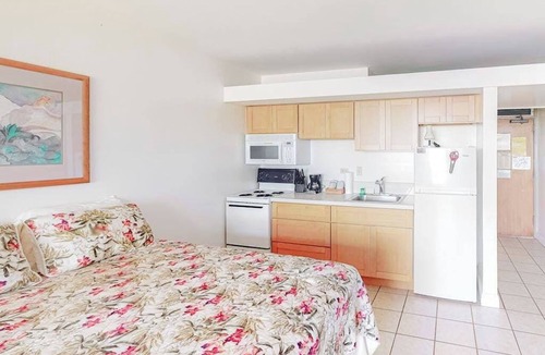 Maunaloa Apartment | Ground-Floor Ocean-View Molokai Condo - Walk to Beach