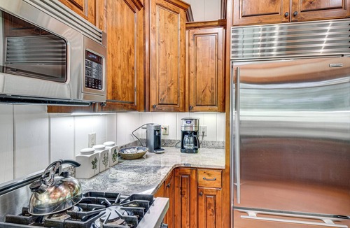 Cullowhee House | Group-Friendly Golf Getaway! 5 Mi to Cashiers