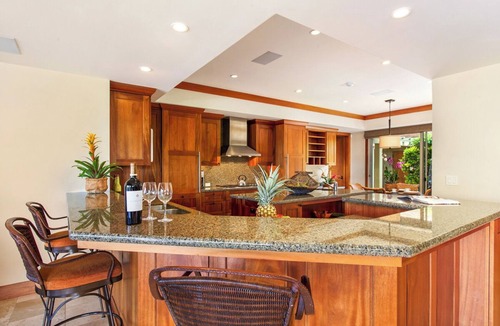 Kaupulehu House | Hainoa 10 – Commanding Ocean Views | Onsite Staff & Daily Housekeeping