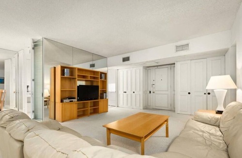 Waialae Iki Condo | Hale Beach~Beachfront