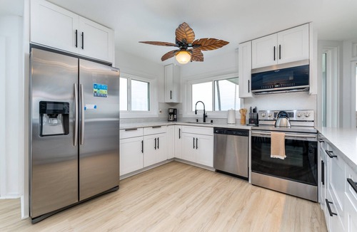 Punaluu House | Hale Kahakai - Oceanfront Retreat - Direct Beach Access - 90 Day Rental