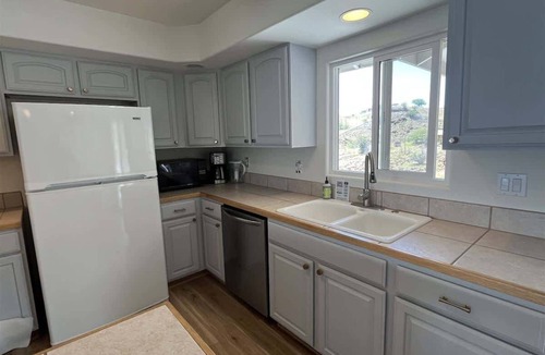 Kohala Estates House | Hale Lewa ~ Newer Home ~ Ocean Views ~ 30 Day Rent