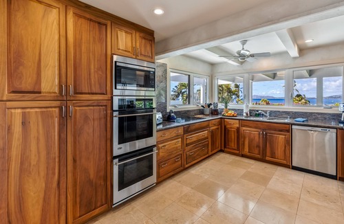 Honolulu House | Hale Ola: Luxe Home w/Heated Pool, AC & Ocean Views
