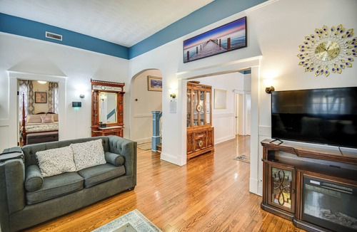 Hampton Cottage | Hampton Sanctuary w/Fire Pit & Fenced Yard!
