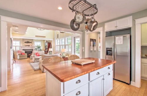 Narragansett House | Harbour Island Coast House, FALL midweek DEALS -quiet beaches with great weather