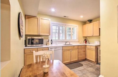 Narragansett House | Harbour Island Coast House, FALL midweek DEALS -quiet beaches with great weather