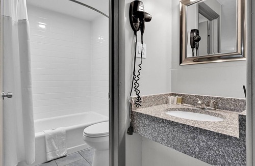 Gordonville Hotel | Harvest Drive Family Inn