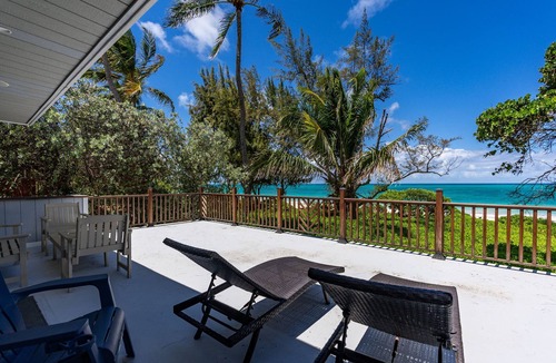 Waimanalo House | Hawaiian Beachfront Living! Gorgeous Whole Home on Oahu’s East Coast Sleeps 10