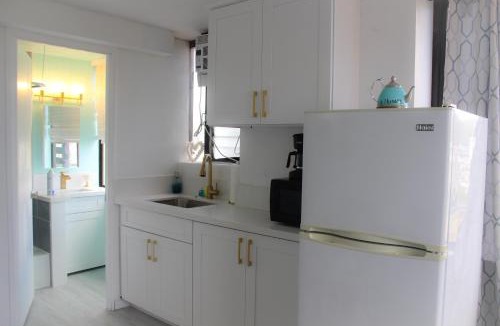 McCully - Moiliili Apartment | Hawaiian Monarch 1611 condo