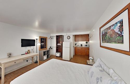McCully - Moiliili Apartment | Hawaiian Monarch 801 condo