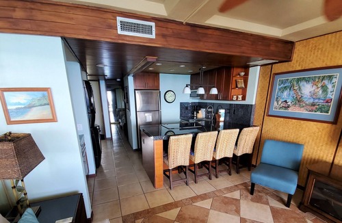 Makaha Condo | Hawaiian Princess - Remodeled beachfront with spectacular view
