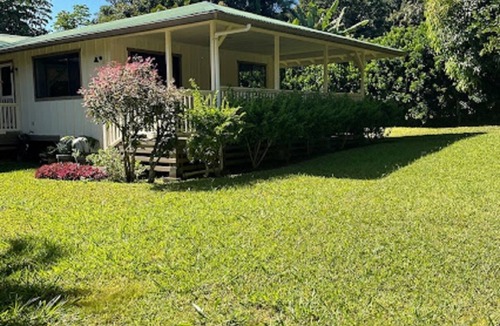 Hawi House | Hawi Hideaway, quiet home in small country town