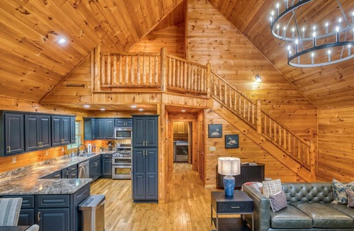 My Mountain House | Heated Pool Mtn Views Sleeps 20 Game Room