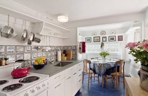 Woodstock Cottage | Herb Cottage-Historic Artist's Cottage in Woodstock: Wood Stove, Walk to Town!