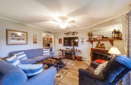 Banner Elk House | Hike, Golf & Ski: Beech Mtn Condo w/Resort Perks!