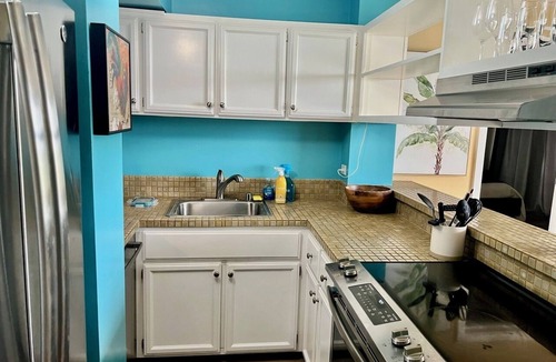 Hilo Condo | Hilo Lagoon Retreat – 2BR w/View, A/C, Pool