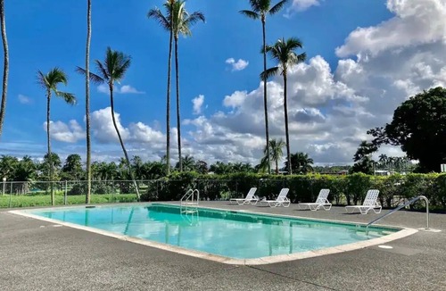 Hilo Condo | Hilo Lagoon Retreat – 2BR w/View, A/C, Pool