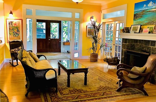 Hawi House | Historic 6-Bedroom Plantation Mansion in Hawi