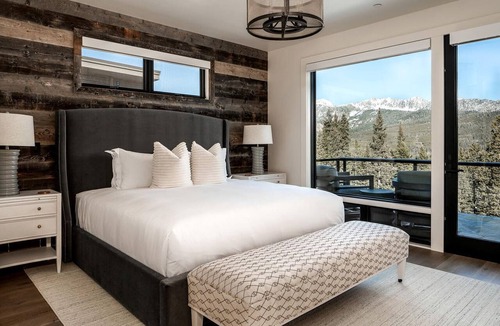 Big Sky Villa | Impressive Mountain Villa with Hot-tub and Impressive Views in Big Sky, Montana