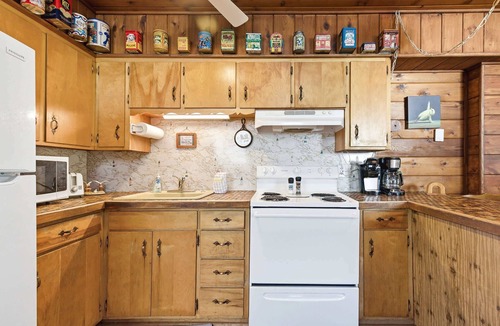 Stevensville Ski Chalet | Juniper Presents: Chalet #57 Nr Sports Courts & Beach - Amenities
