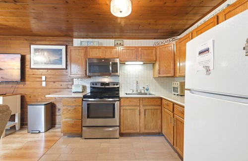 Stevensville Ski Chalet | Juniper Presents: Chalet #81 - Nr Pool & Tennis & Resort Amenities
