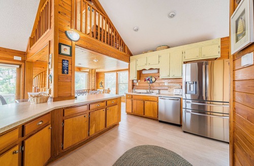 Duck House | Just For Fun - Duck, Schooner Ridge, Pool Open 4/15, Pool Heat Option, Hot Tub, Close to Downtown