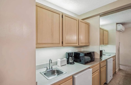 Kahana Apartment | Kahana Falls Maui Hotel Apartment with Resort Access