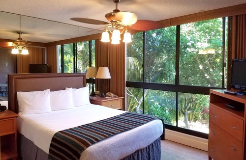 Kahana Resort | Kahana Falls Resort 2 Bedroom Sleeps 6