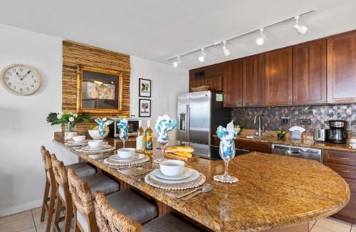 Kahana House | Kahana Reef 201 · KR 201 OceanFront 1BD Condo w Ocean Views Pool