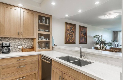Kihei House | Kamaole Sands FRONT ROW OCEAN Building 10 unit 116