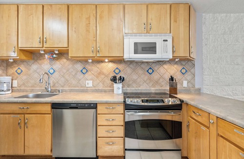 Maalaea Condo | Kanai A Nalu 416 Oceanfront 2 bedroom Overlooking South Maui Ocean