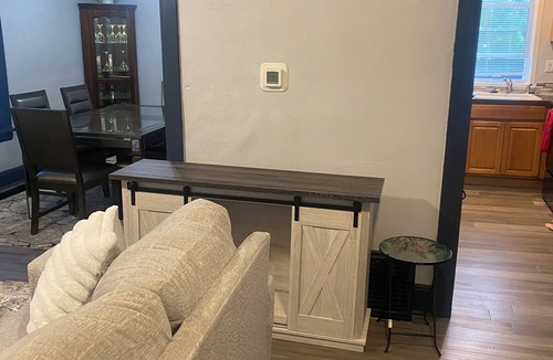 Merriam Park House | Katoray’s home is near to Allianz stadium, green line light railway , very quiet