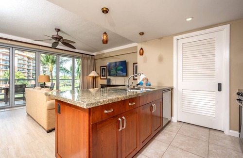 Kaanapali Condo | KBM Resorts | FREE CAR | Honua Kai Hokulani | Ocean view | 1-Bedroom Condo, Stunning Sunsets! HKH-344