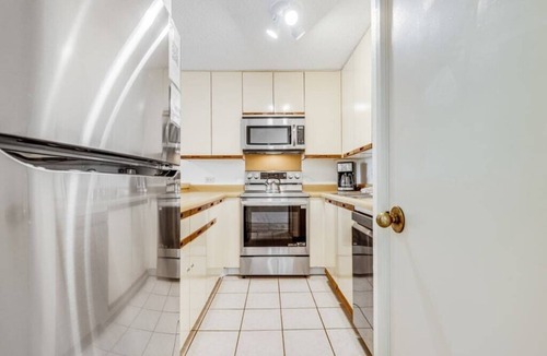 Kihei Condo | Kihei Ease Thrives! Lanai, Kitchen, AC, Laundry, WiFi+Flat Screen–Kamaole Sands 6203