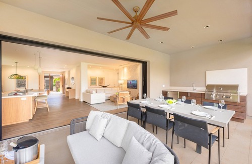 Honokowai Villa | KLVR welcomes you to Honua Kai Luana 11B Oceanfront Resort Resort and POOL view